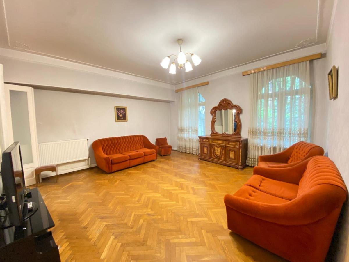 Davit'S Apartment 21 Тбилиси Екстериор снимка